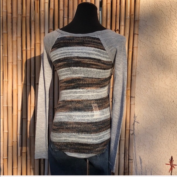 MISS ME Girl Graphic Print Gray Knit Top Sm - Picture 2 of 8